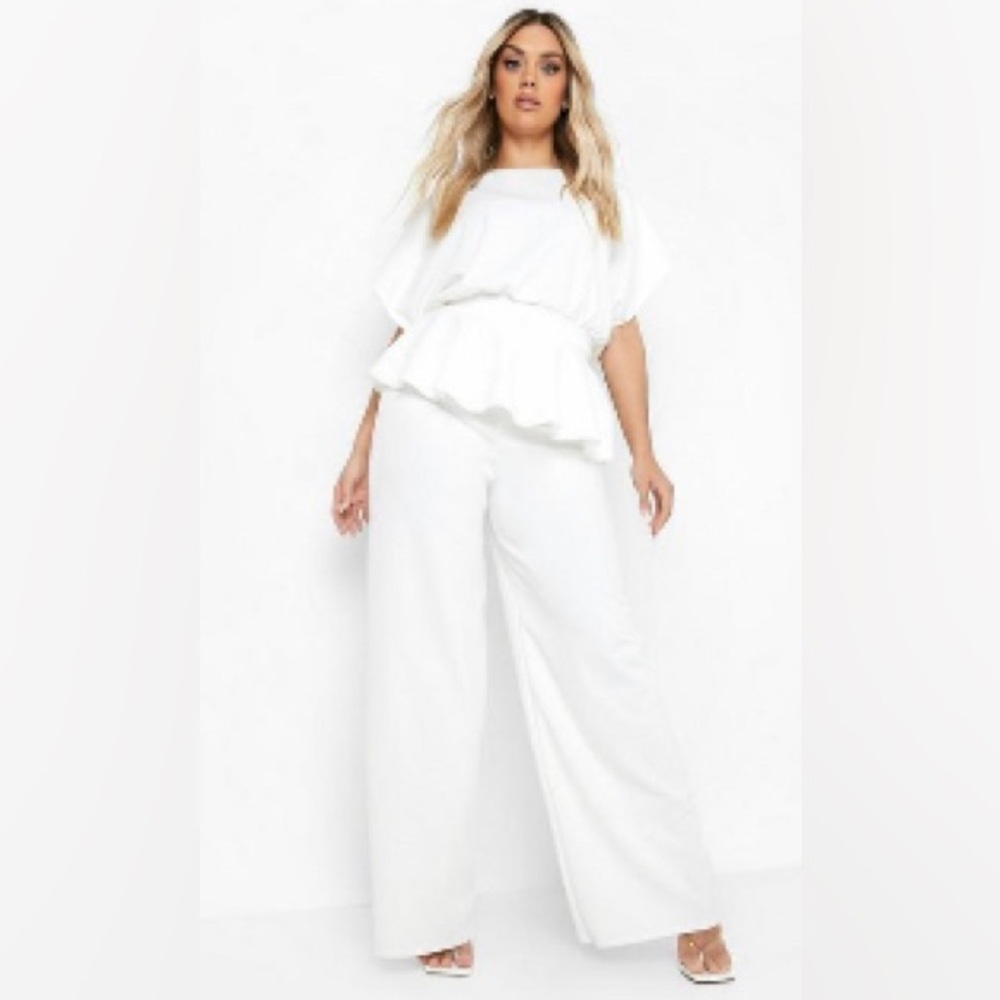 BooHoo Plus Off White Wide Leg Pant Suit NWT